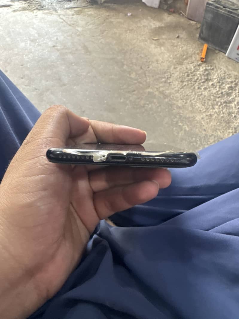 Apple iPhone 7 Plus 2