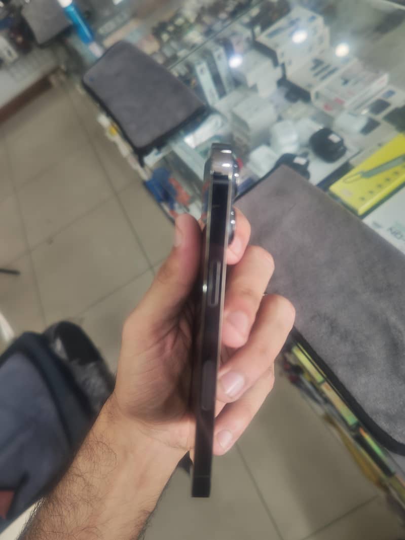 Apple iPhone 13 Pro 3