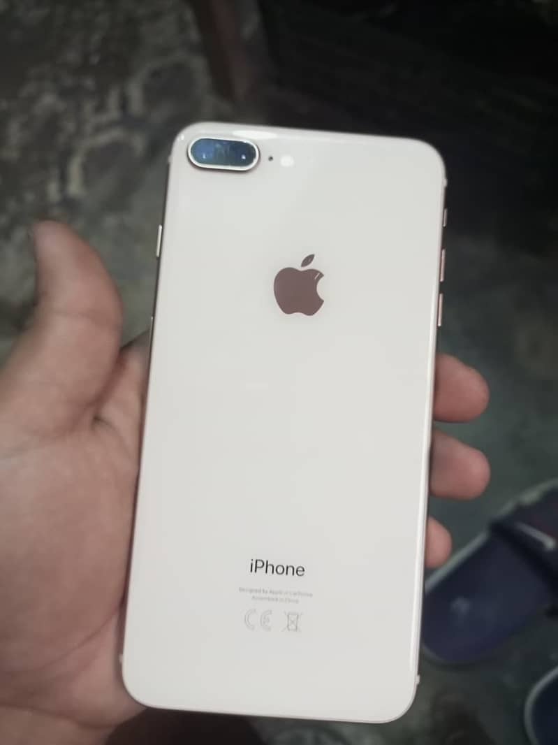 Apple iPhone 8 Plus 1
