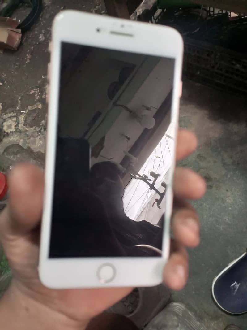 Apple iPhone 8 Plus 2