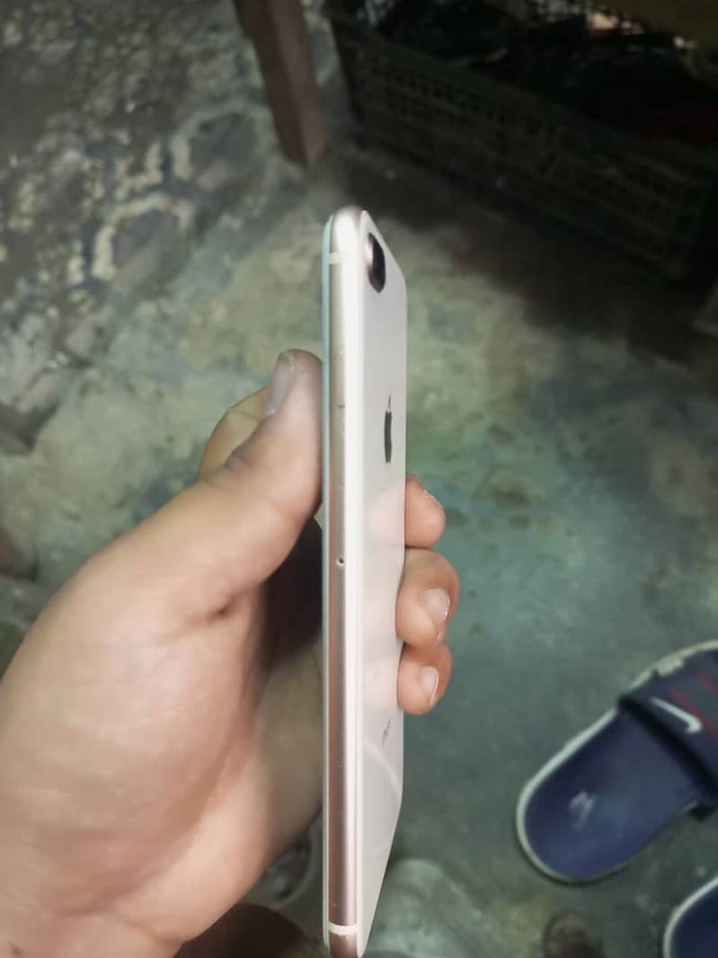 Apple iPhone 8 Plus 3