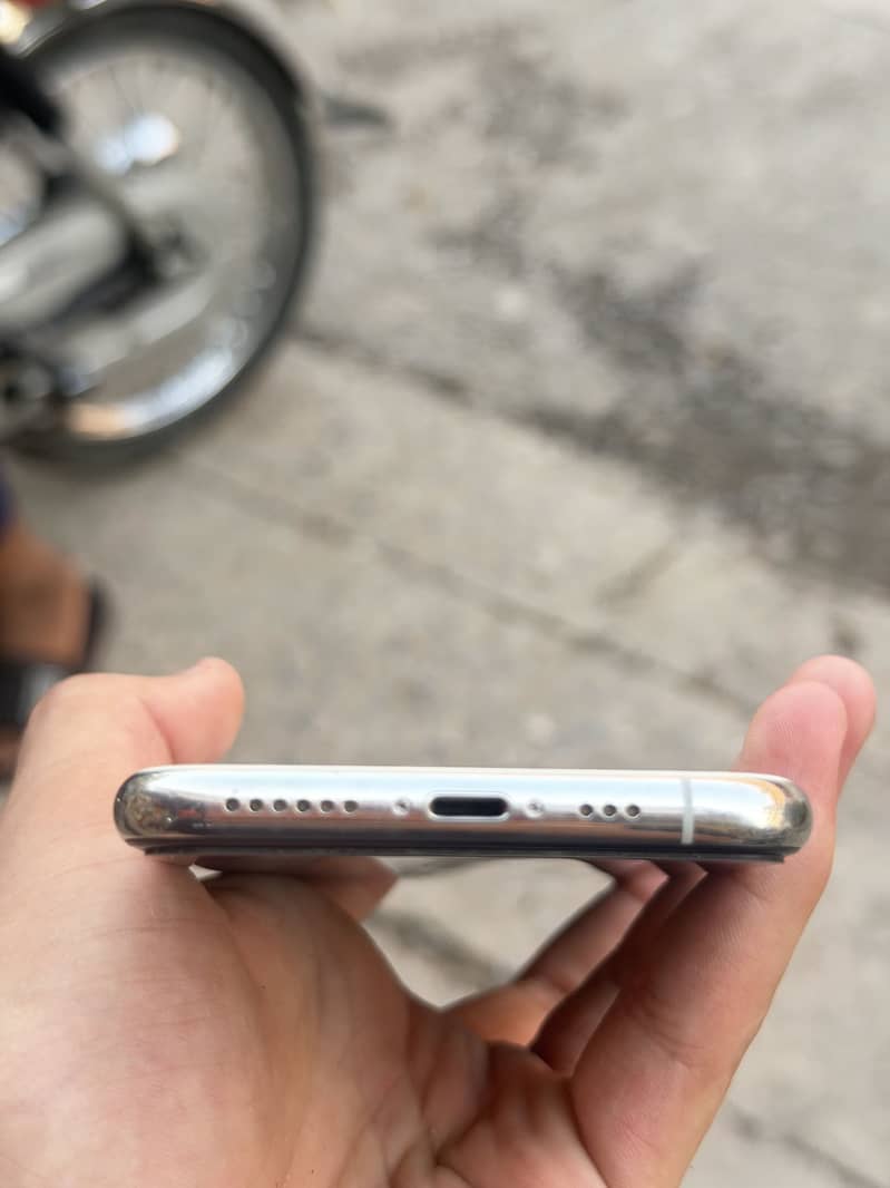 Apple iPhone 11 Pro 5