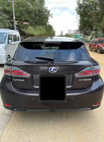 Lexus CT200h 2011