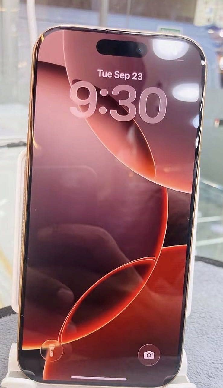 Apple iPhone 16 Pro 3
