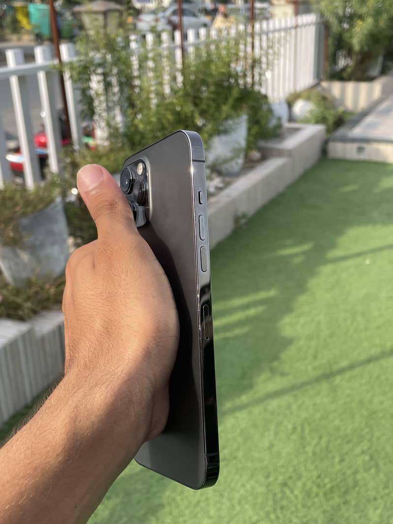 iPhone 12 Pro Max 8