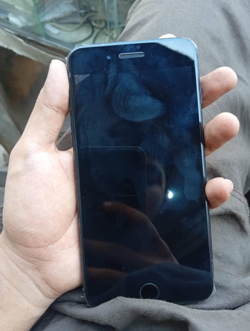 Apple iPhone 7 Plus 1
