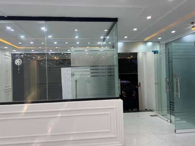 5 MARLA GROUND FLOOR (semi furnished) AVAILABLE FOR RENT PRIME LOCATION AT BAHRIA TOWN LHR