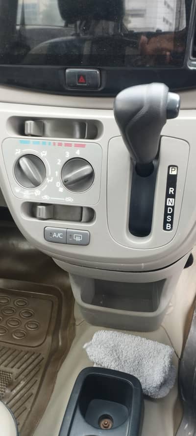 Daihatsu Mira 2014