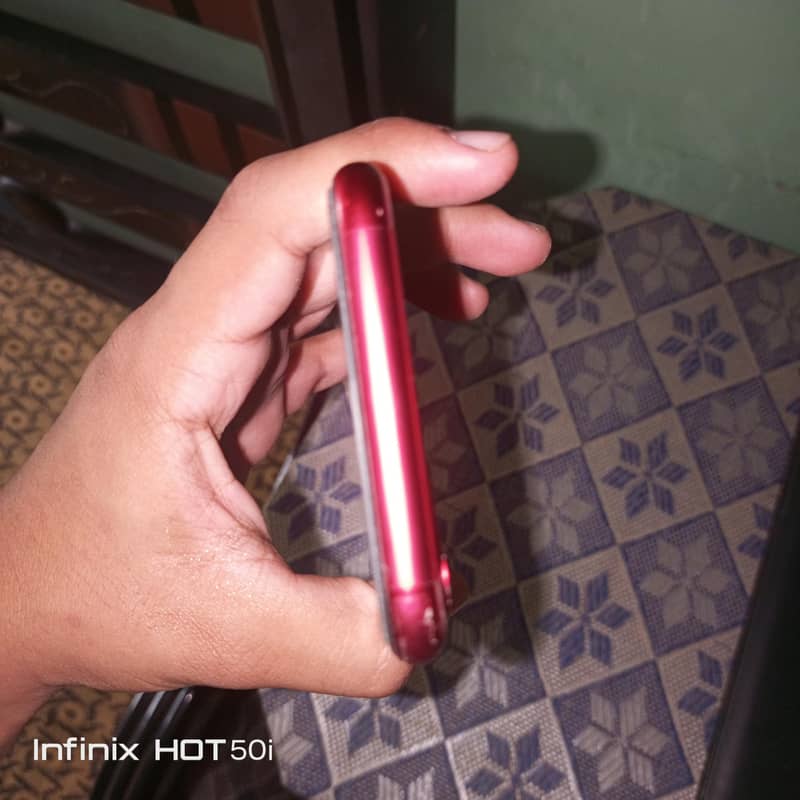 Apple iPhone 11 3