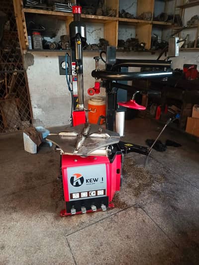 KEW HEAVY DUTY CAR TYRE CHANGER MACHINE