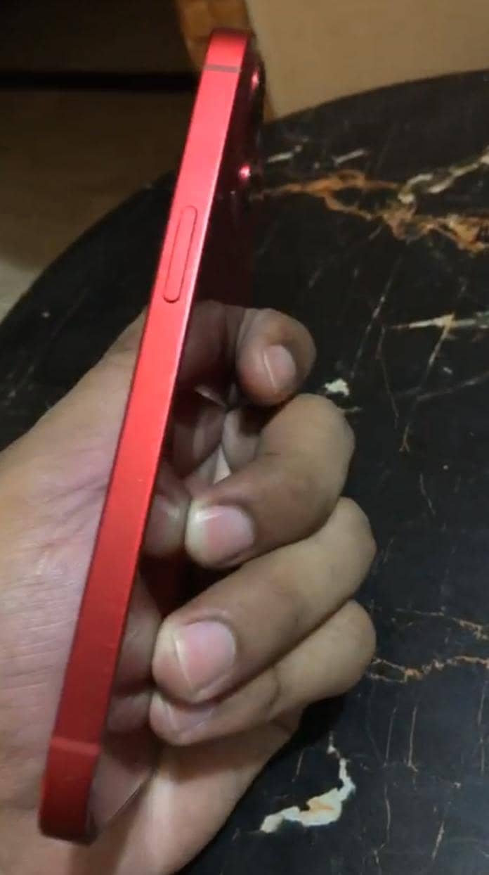 Apple iPhone 13 1