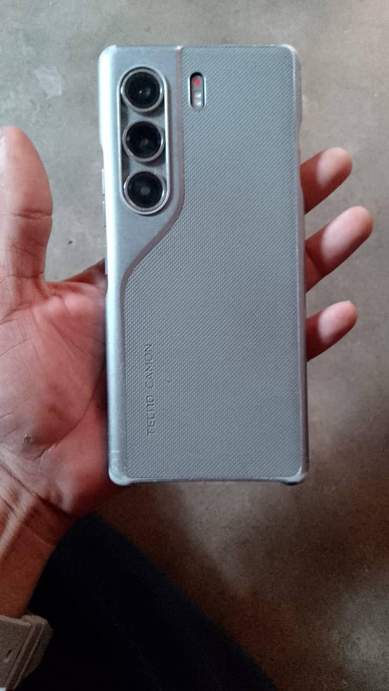 Tecno CAMON 40 Pro 2