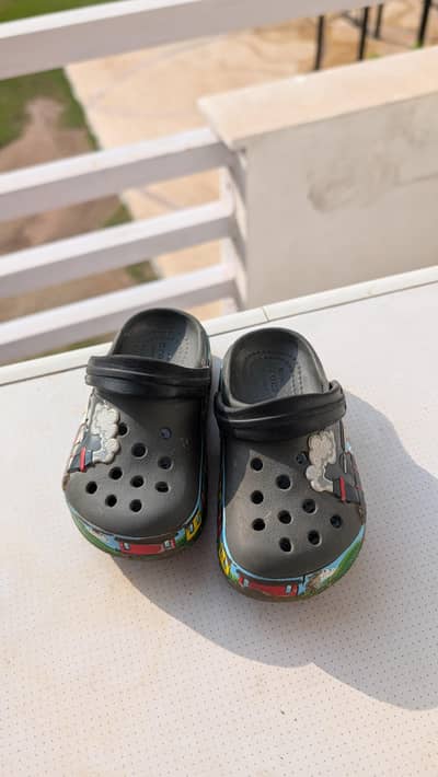crocs