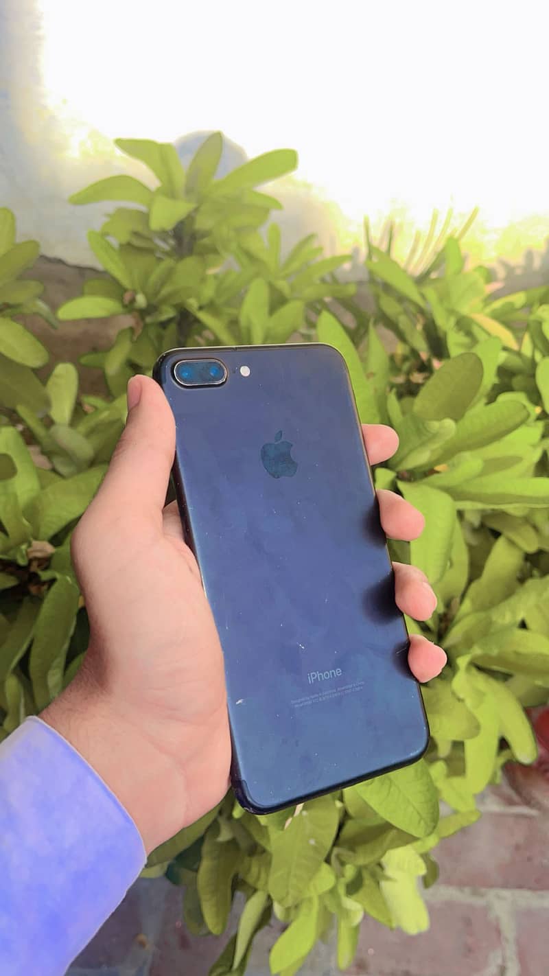 Apple iPhone 7 Plus 1
