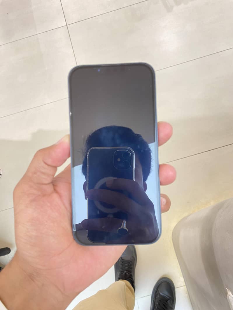 Apple iPhone 13 7