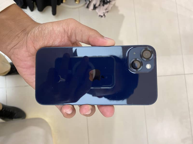 Apple iPhone 13 8