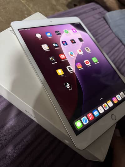 Ipad 7th generation with box in good condition