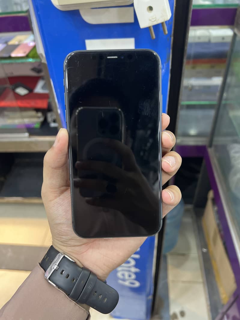 Apple iPhone 11 128GB PTA APPROVED 2