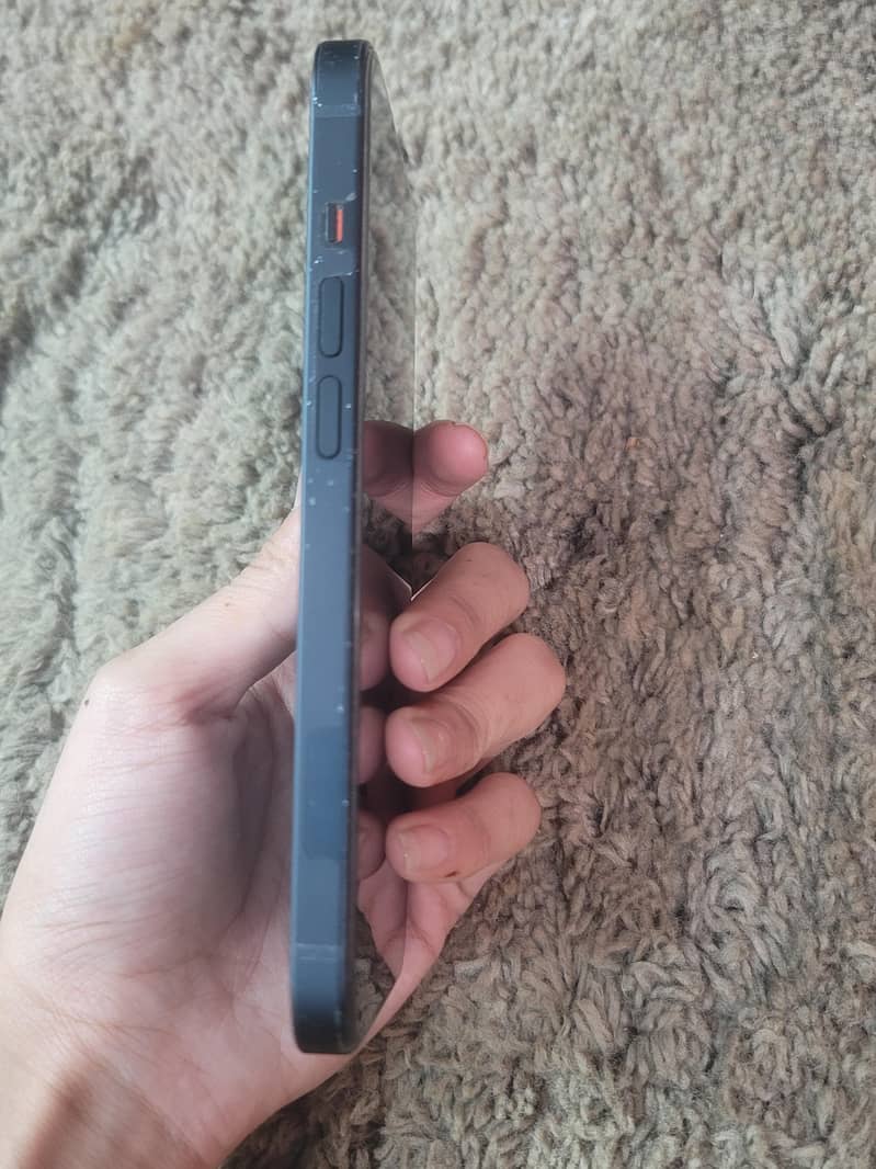 Apple iPhone 14 4