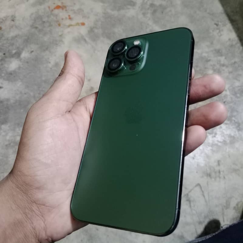 Apple iPhone 13 Pro Max 4