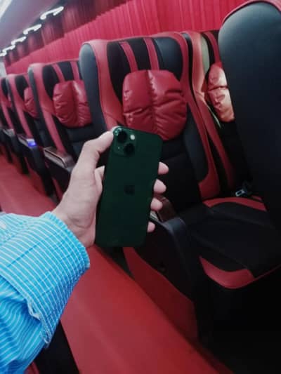 Apple iPhone 13