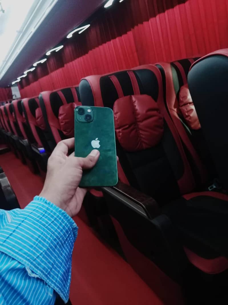 Apple iPhone 13 1