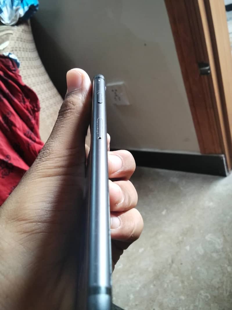 Apple iPhone 8 3