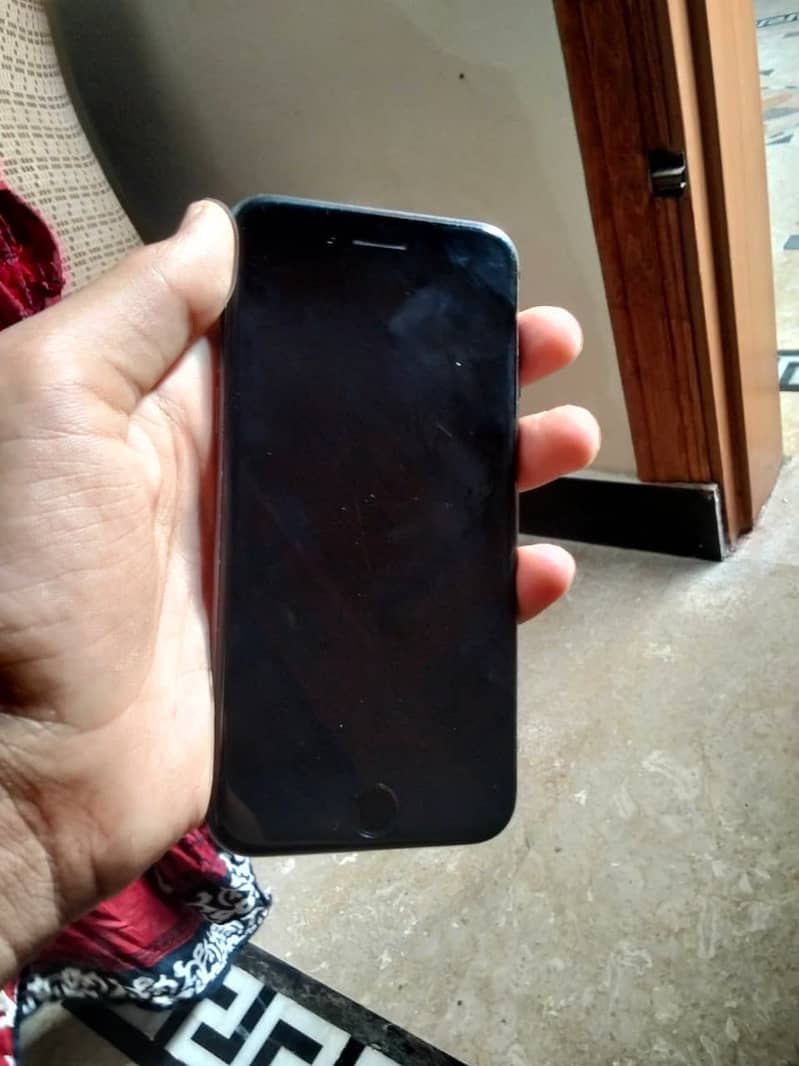 Apple iPhone 8 6