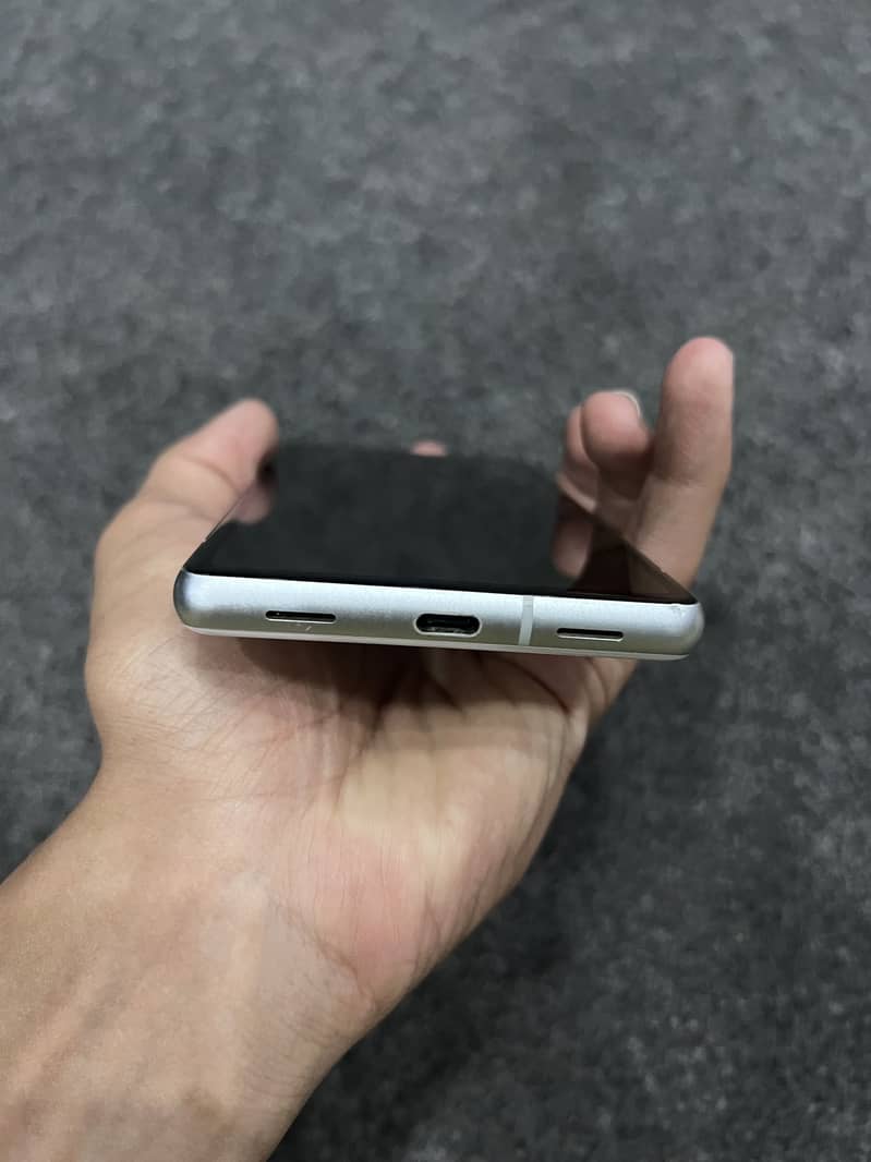Google Pixel 7a 3
