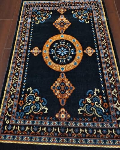 carpet & center piece available