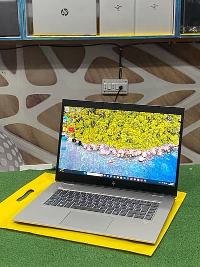 hp zbook studio g5 i7 8th H 16gb/256gb 4gb graphics card