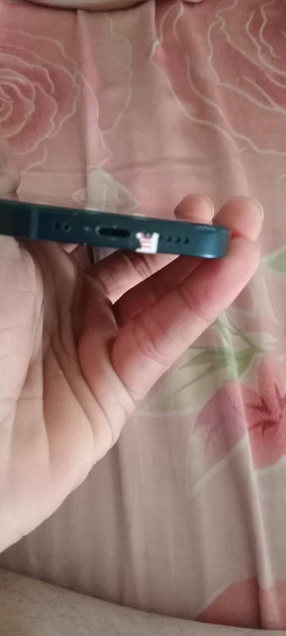 Apple iPhone 13 mini 4