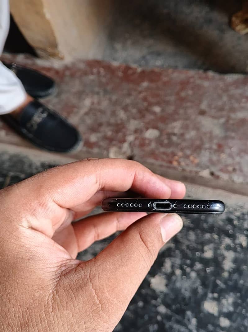 Apple iPhone 7 1