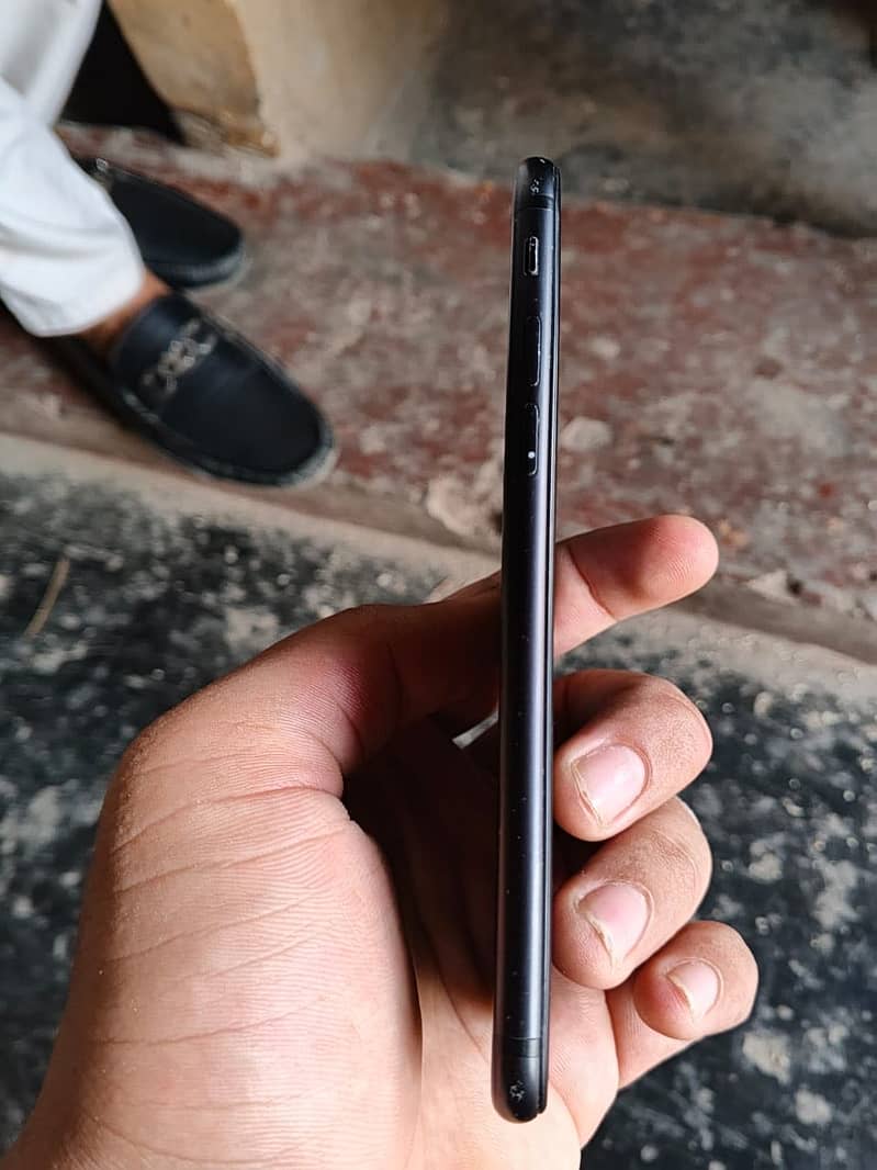 Apple iPhone 7 2