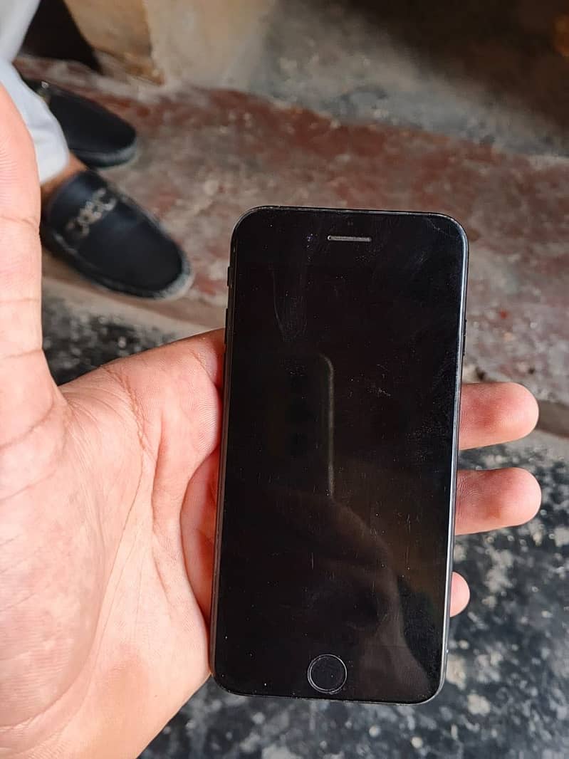 Apple iPhone 7 4