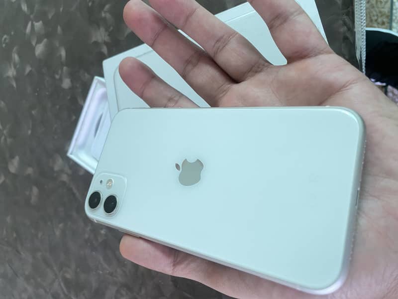 Apple iPhone 11 3