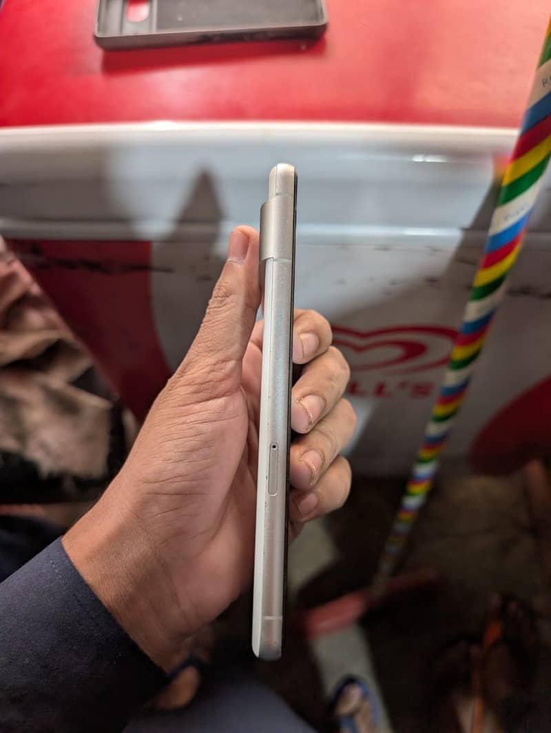 Google Pixel 7 4