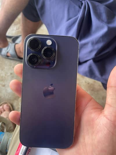 Apple iPhone 14 Pro purple