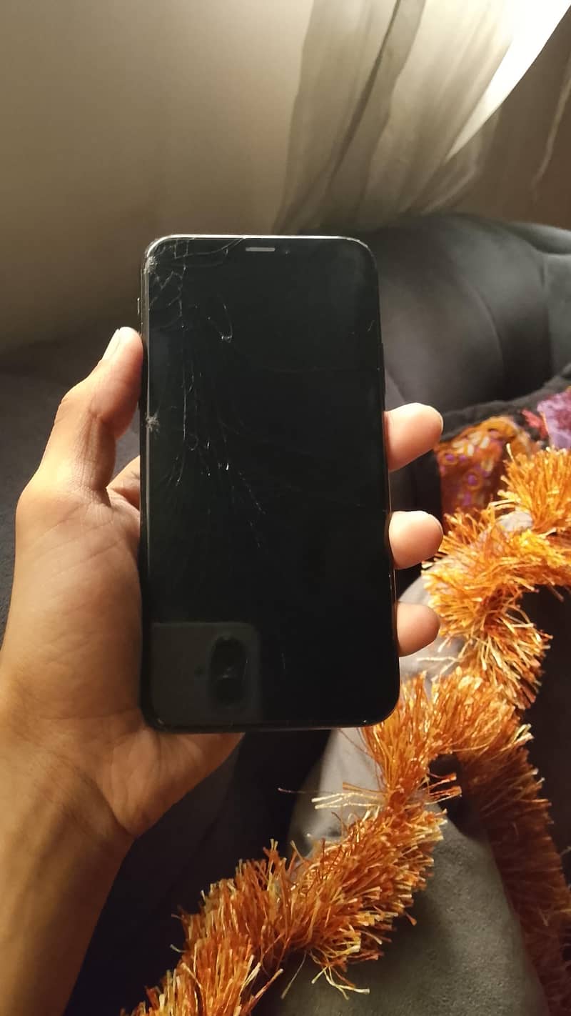 Apple iPhone X 3