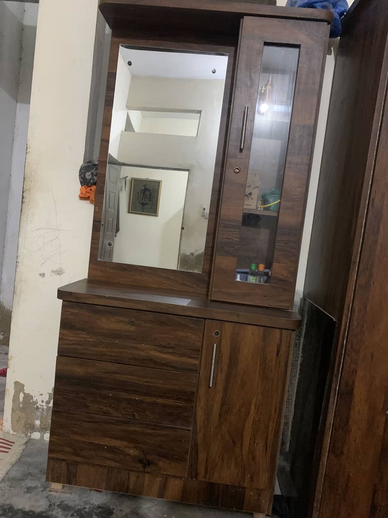 dressing table 4 month use 1