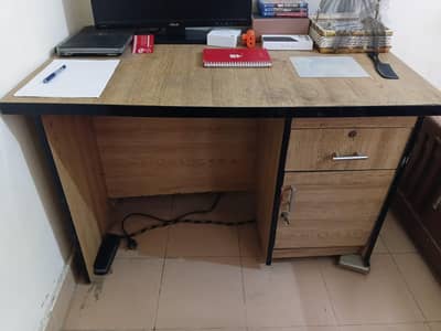 Office Table with chair for sale