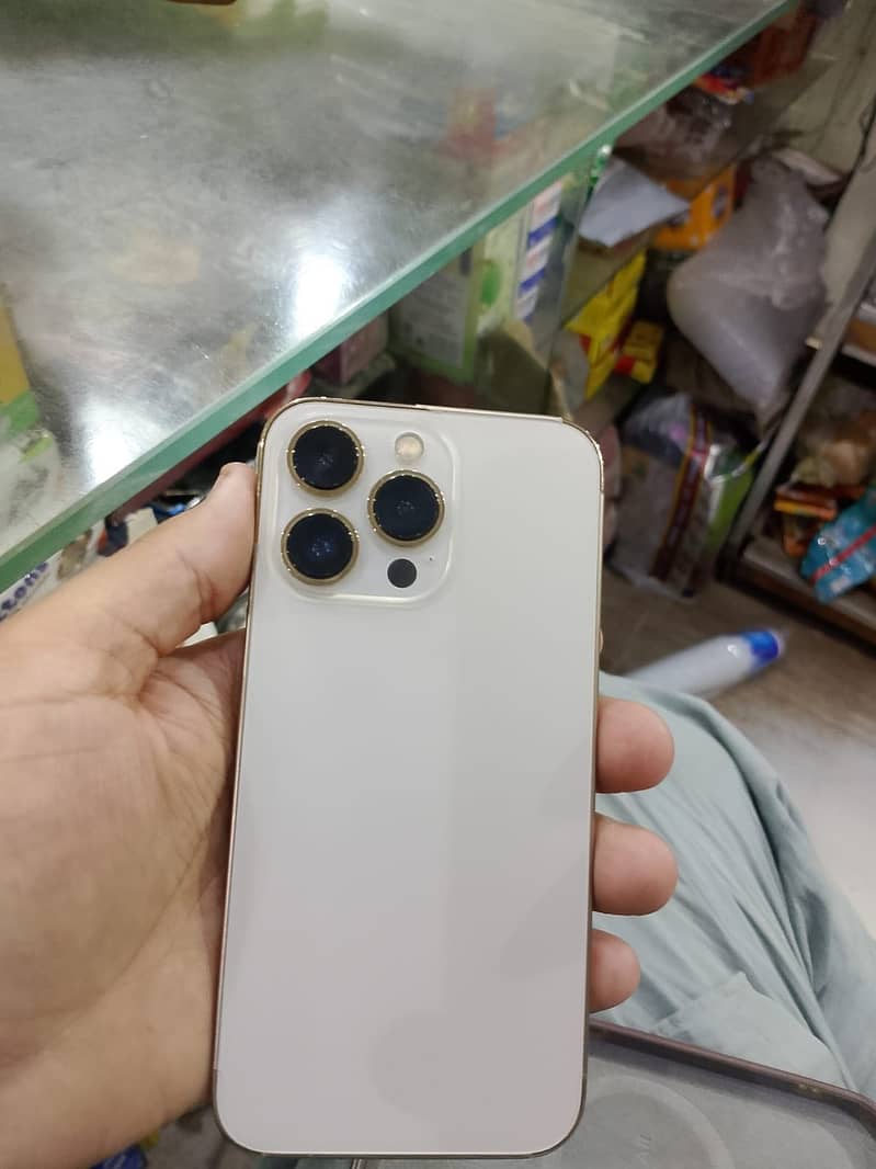 Apple iPhone 13 Pro 3