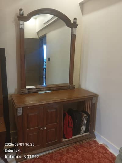 DRESSING TABLE