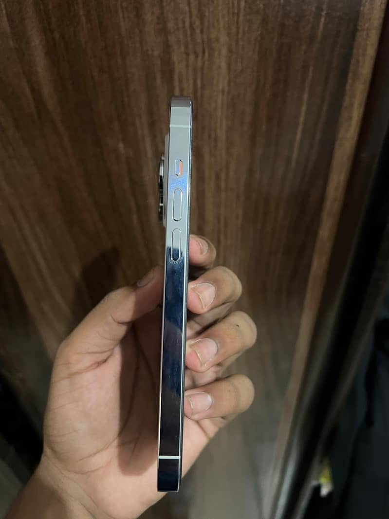 Apple iPhone 14 Pro 2