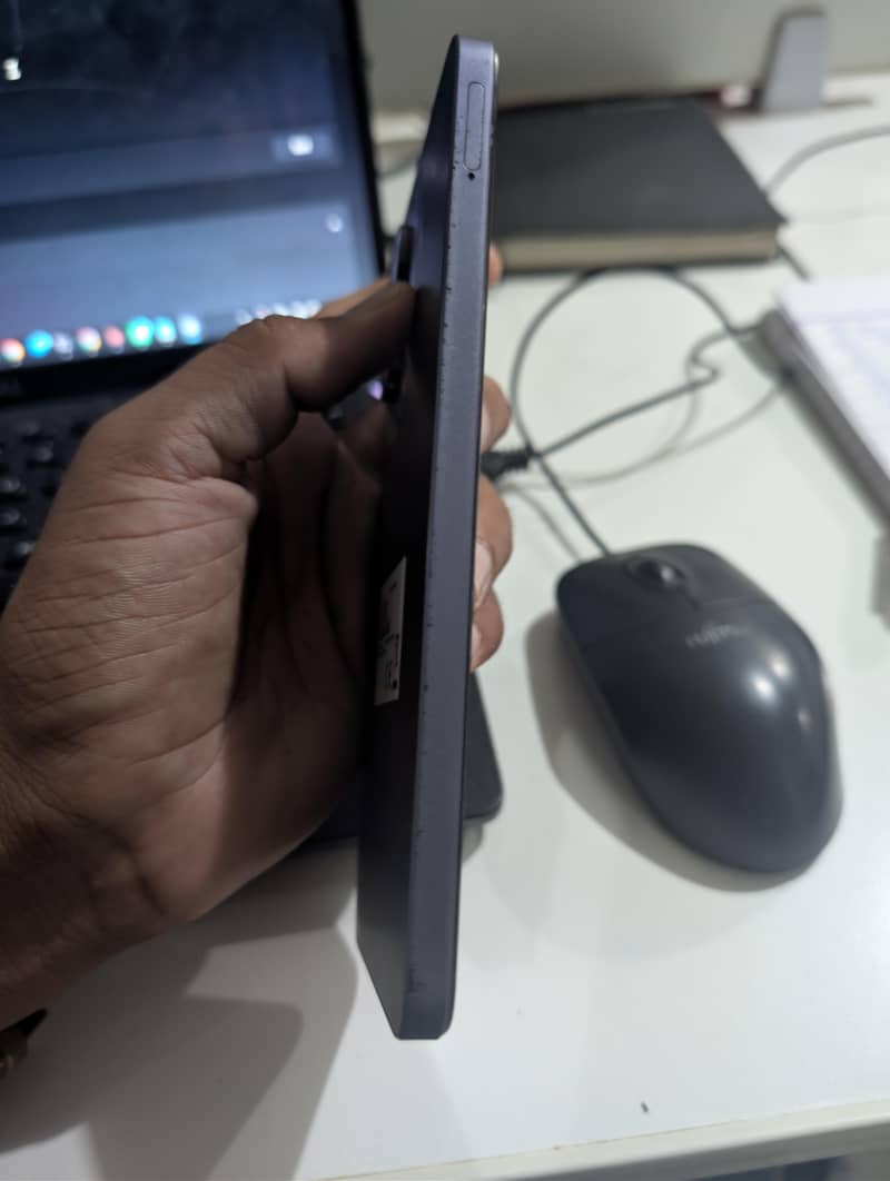 Realme Note 60 4