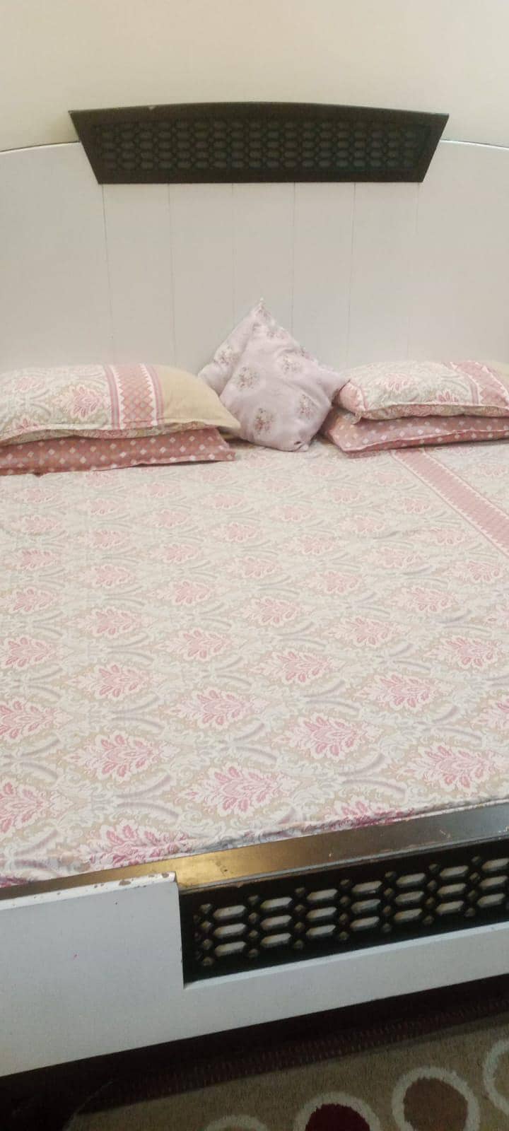 bed side table and dressing table 0