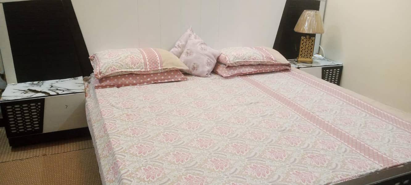 bed side table and dressing table 3