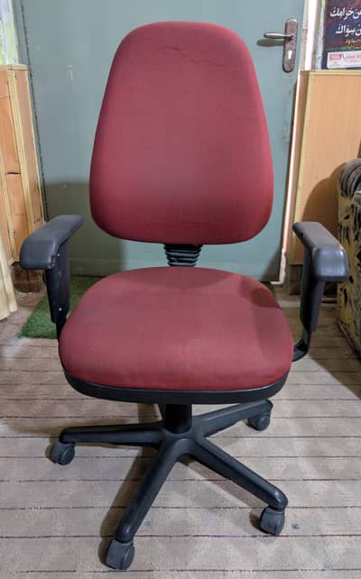 Executive Office Chair | Revolving & Adjustable | Good Condition