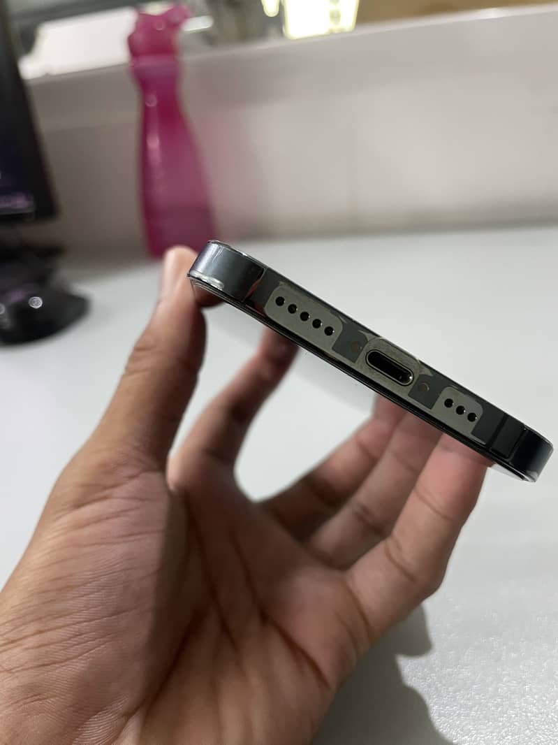 Apple iPhone 12 Pro 4