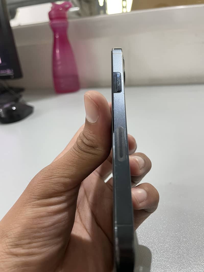 Apple iPhone 12 Pro 6